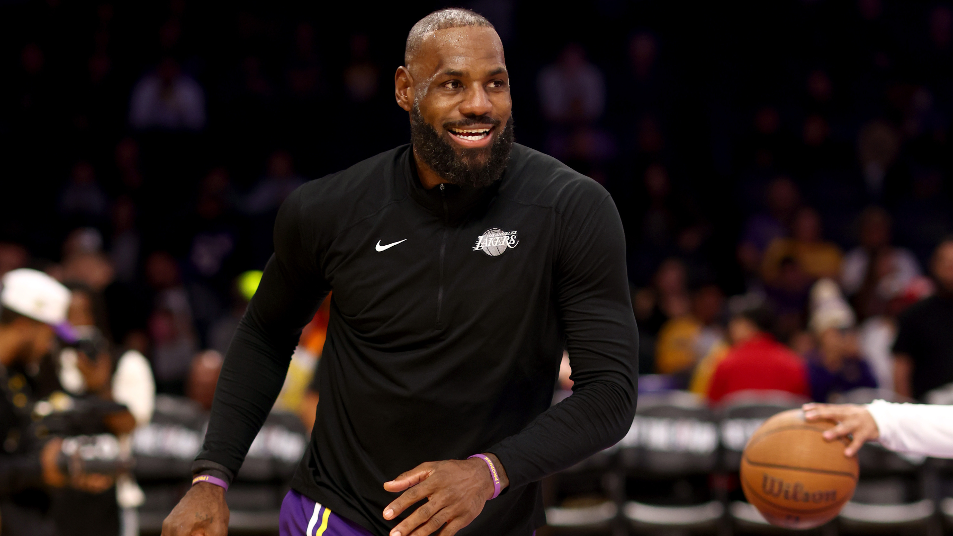 Western Conference Rivals Set for High-Stakes Christmas Day Showdown as Lakers Host Rockets