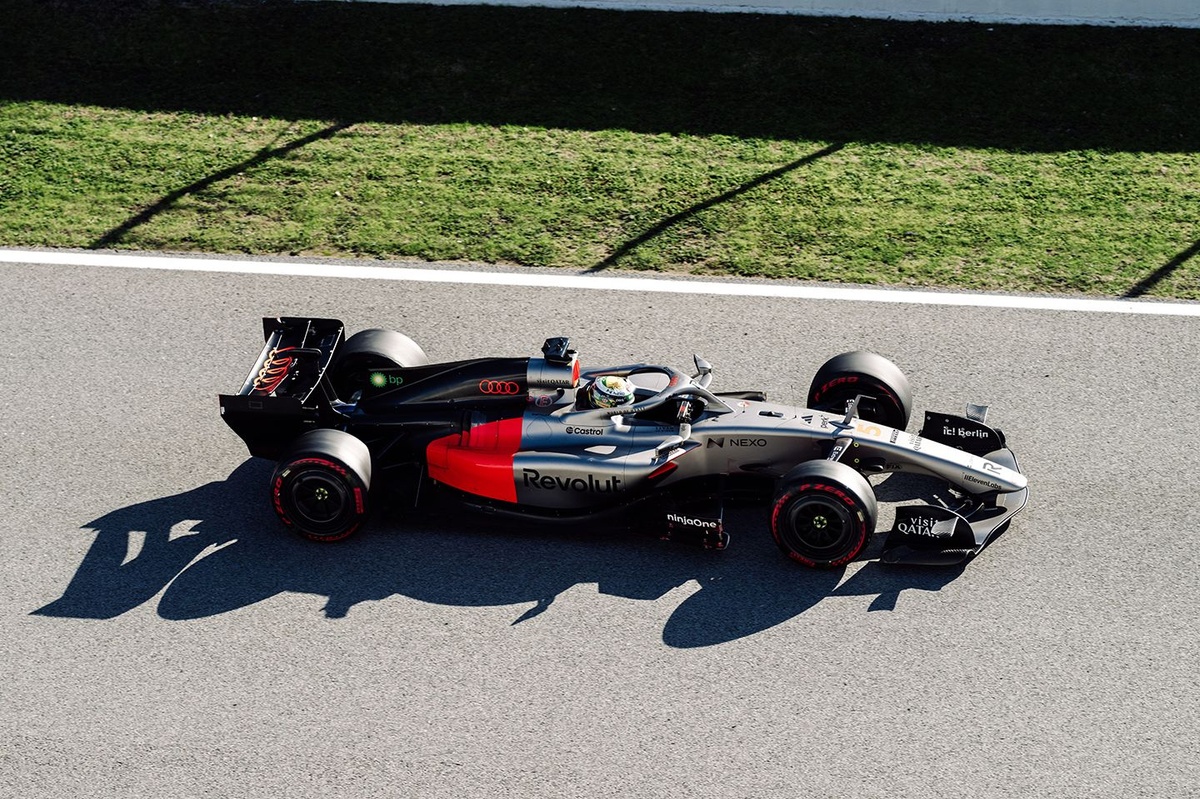 F1’s 2026 Power Revolution: Barcelona Shakedown Reveals Promising Reliability Amidst Early Challenges for the Grid