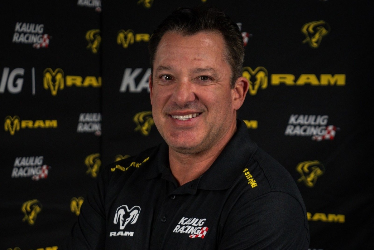 Tony Stewart Eyes Uncharted Territory: Legendary Racer Returns to NASCAR National Series in Craftsman Truck Debut at Daytona