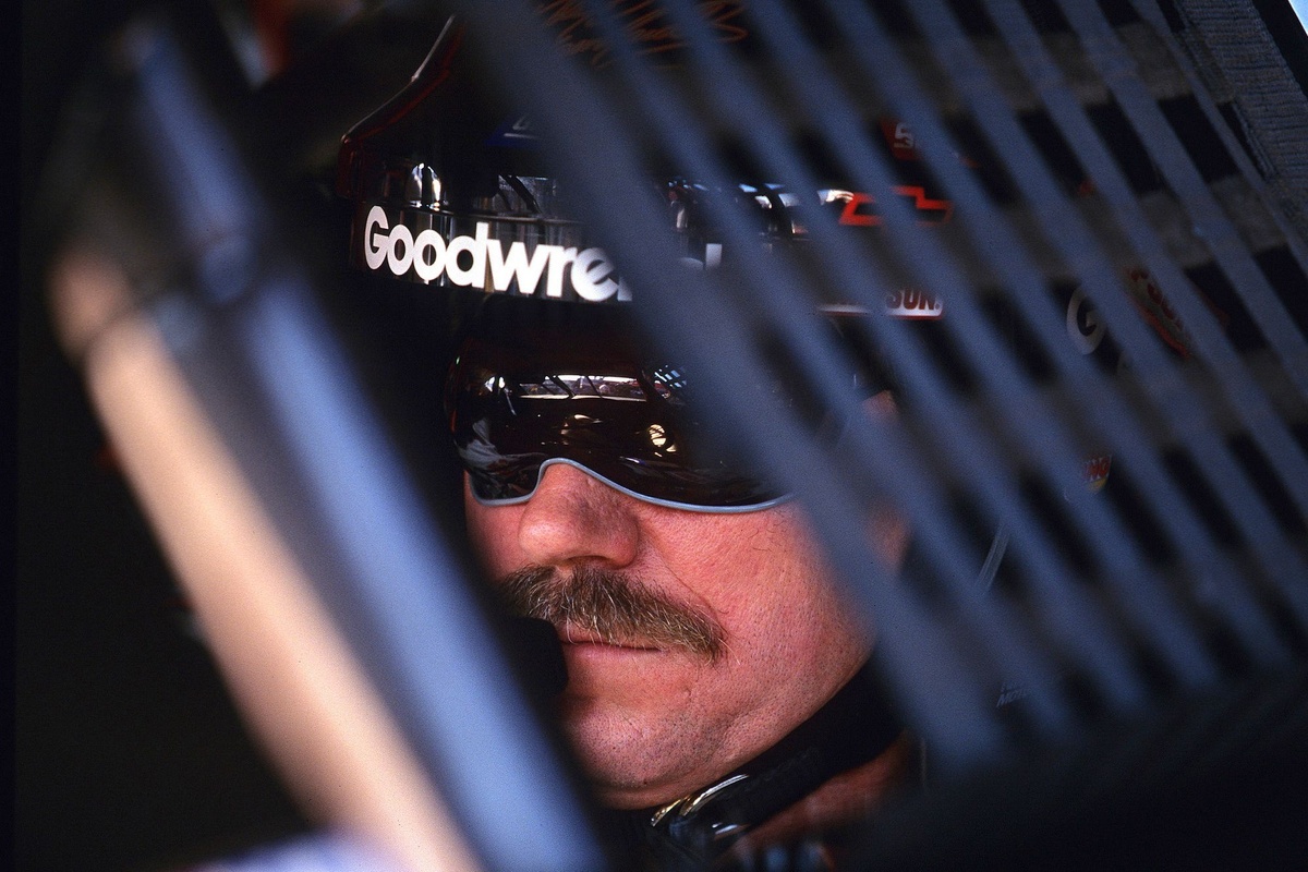 A Quarter Century Later, NASCAR Still Grapples with the Echoes of Dale Earnhardt’s Final Lap
