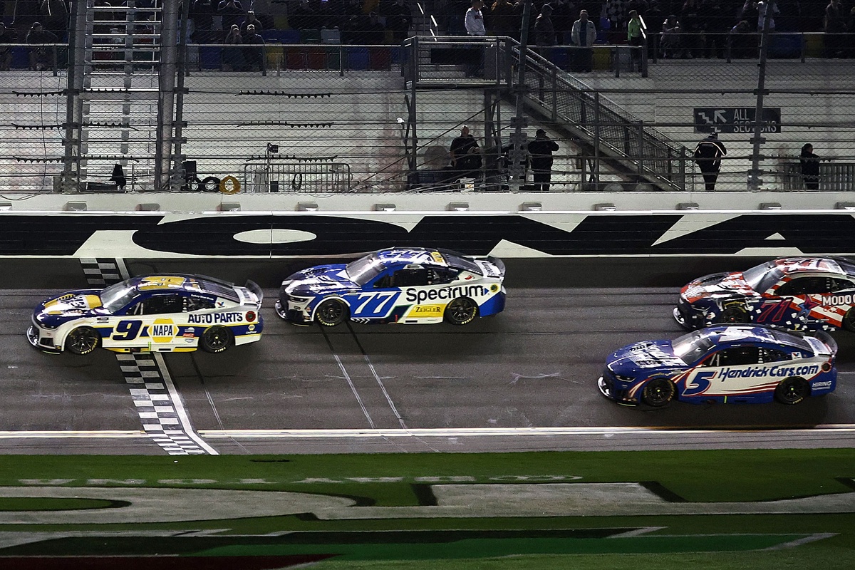 Chase Elliott Triumphs in Duel 2; Anthony Alfredo Secures Emotional Daytona 500 Berth