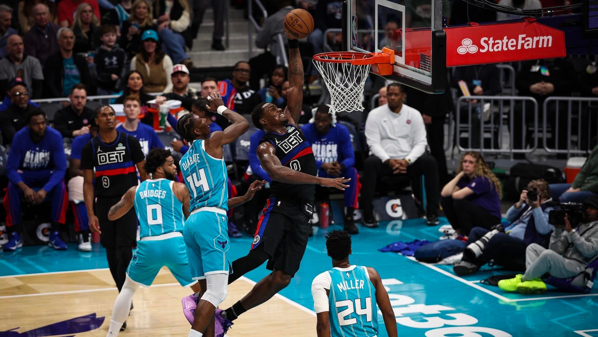 Escalation of Tensions: Four Players Ejected Following On-Court Altercation in Charlotte Hornets vs. Detroit Pistons Game