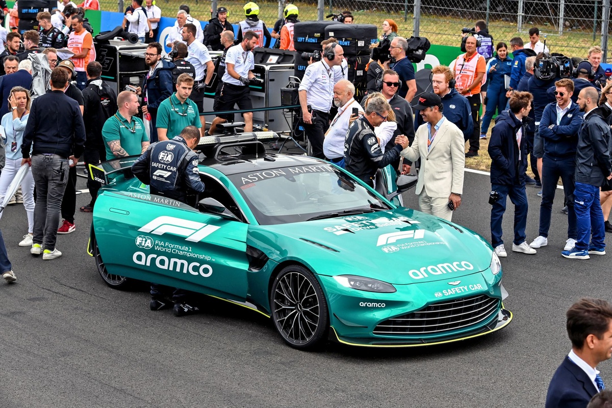 F1’s Infamous 2021 Abu Dhabi Safety Car, the Aston Martin Vantage ‘SC02’, Enters Public Market for £599,990