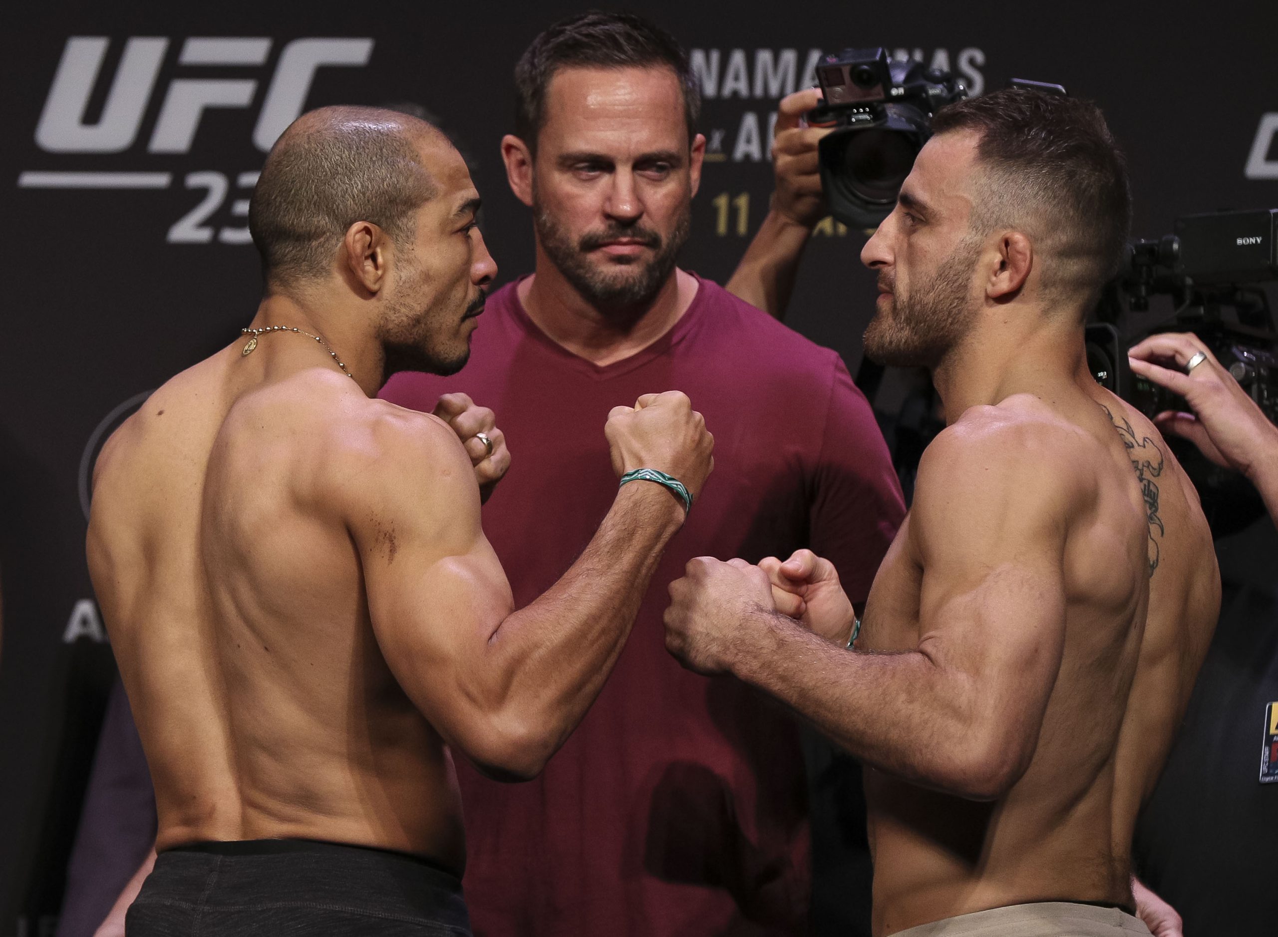 Featherweight GOAT Debate Reignites as Alexander Volkanovski Defends Title at UFC 325