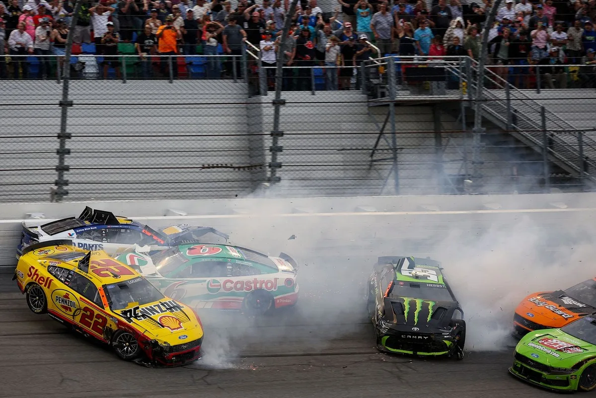 Keselowski Rages at Herbst’s "Stupid" Block in Daytona 500 Finish