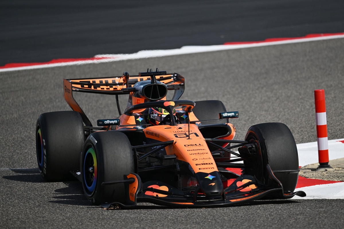 McLaren Assesses Rivals: Mercedes and Ferrari Exhibit Stronger Race Pace in Bahrain F1 Testing