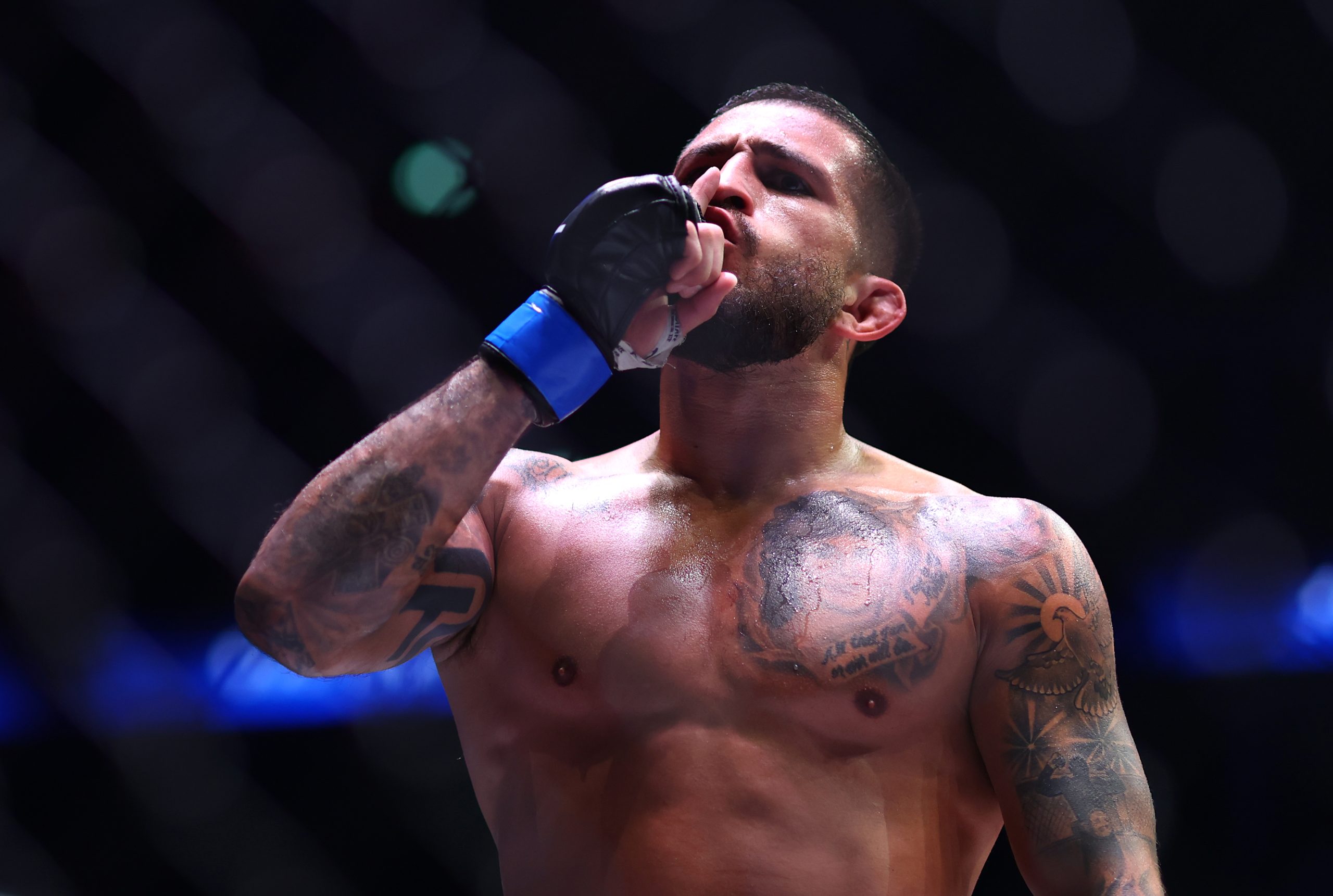 PFL Chicago Unveils Main Event Featuring Sergio Pettis, Confronts UFC 327 on April 11th