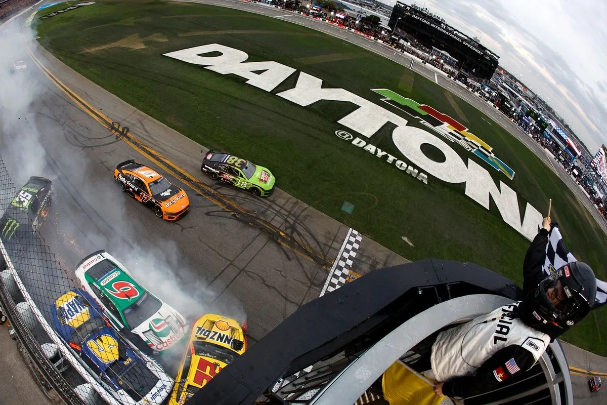 Reddick’s Last-Lap Pass Secures Thrilling Daytona 500 Victory Amidst Chaos