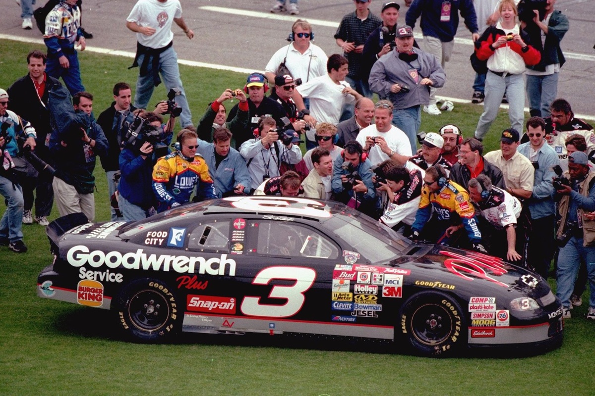 Seven Defining Victories: A Look Back at Dale Earnhardt’s Most Impactful NASCAR Cup Series Triumphs