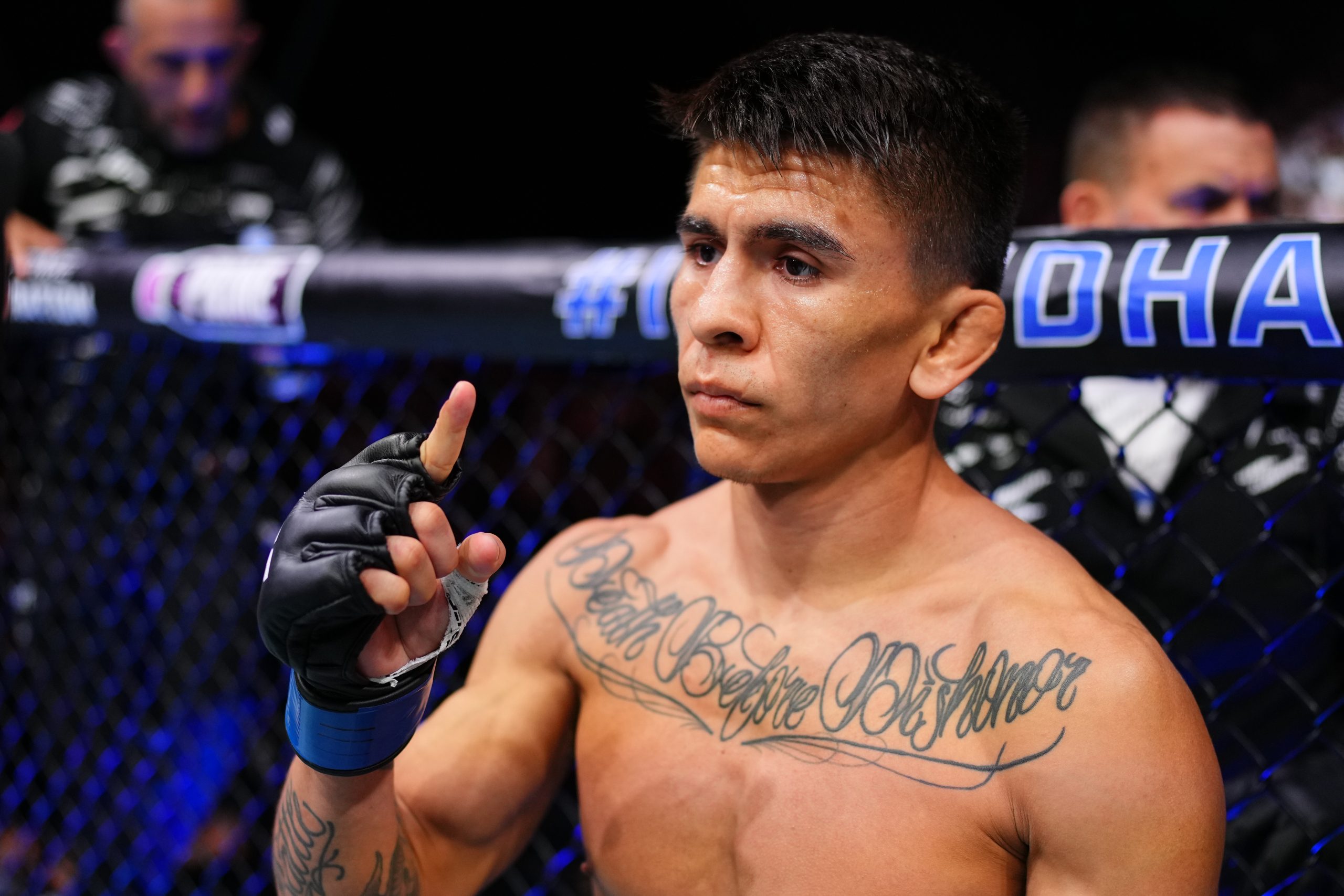 UFC Vegas 113: Revamped APEX Hosts Crucial Bantamweight Clash Between Bautista and Oliveira