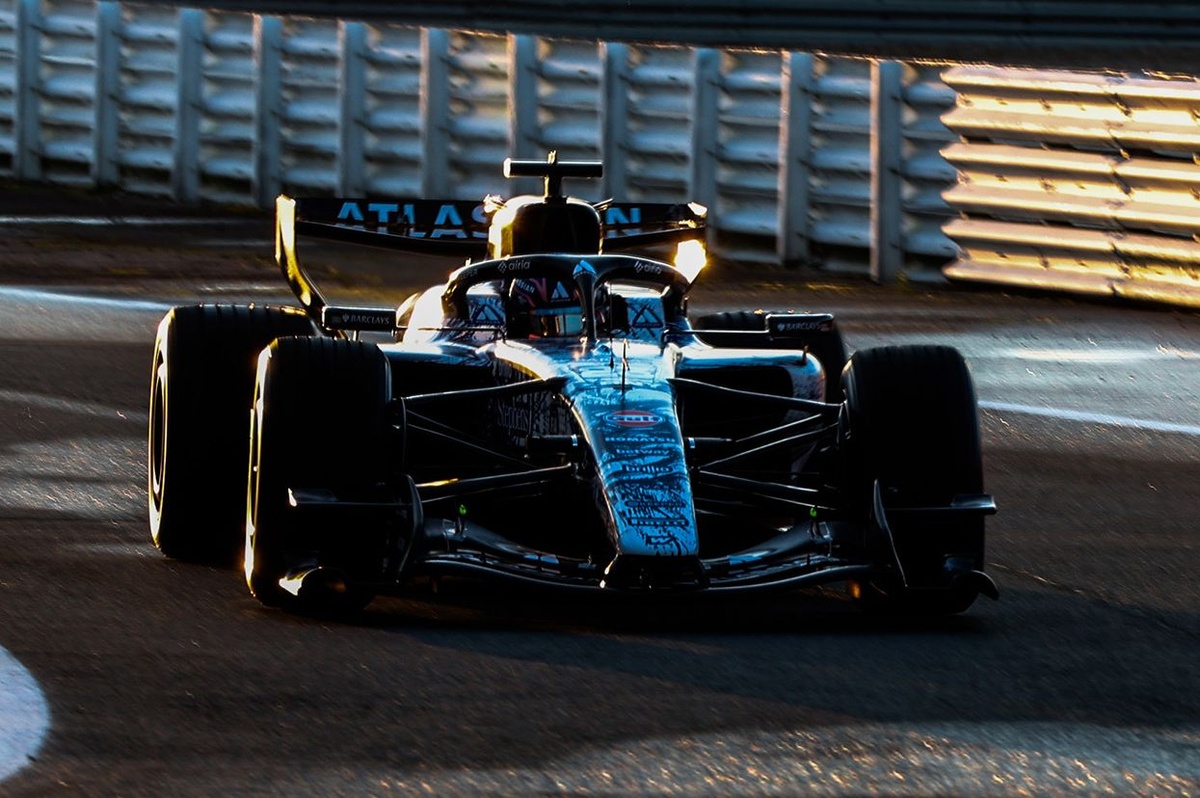 Williams Kicks Off 2026 F1 Campaign with Silverstone Shakedown of FW48 After Initial Delays.