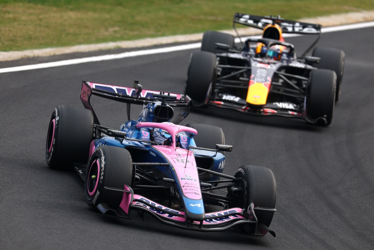 Alpine Rises to Challenge Red Bull in Early 2026 F1 Season Amidst Champion’s Unprecedented Struggles