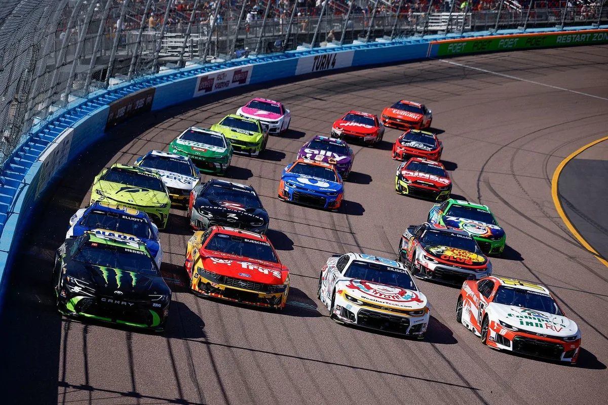 Blaney Claims Phoenix Victory, Tightens Championship Race After Phoenix I