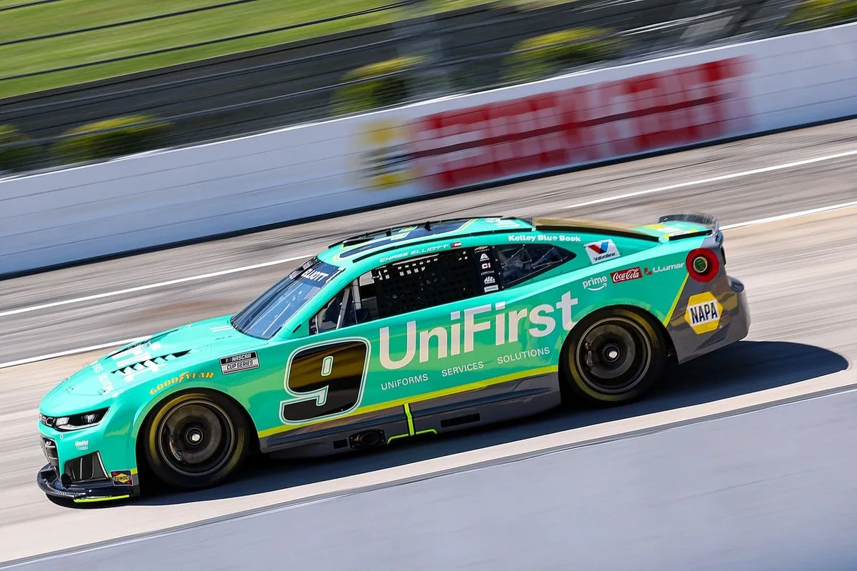 Chase Elliott Secures Landmark Victory at Martinsville Speedway, Claiming 22nd Career Win