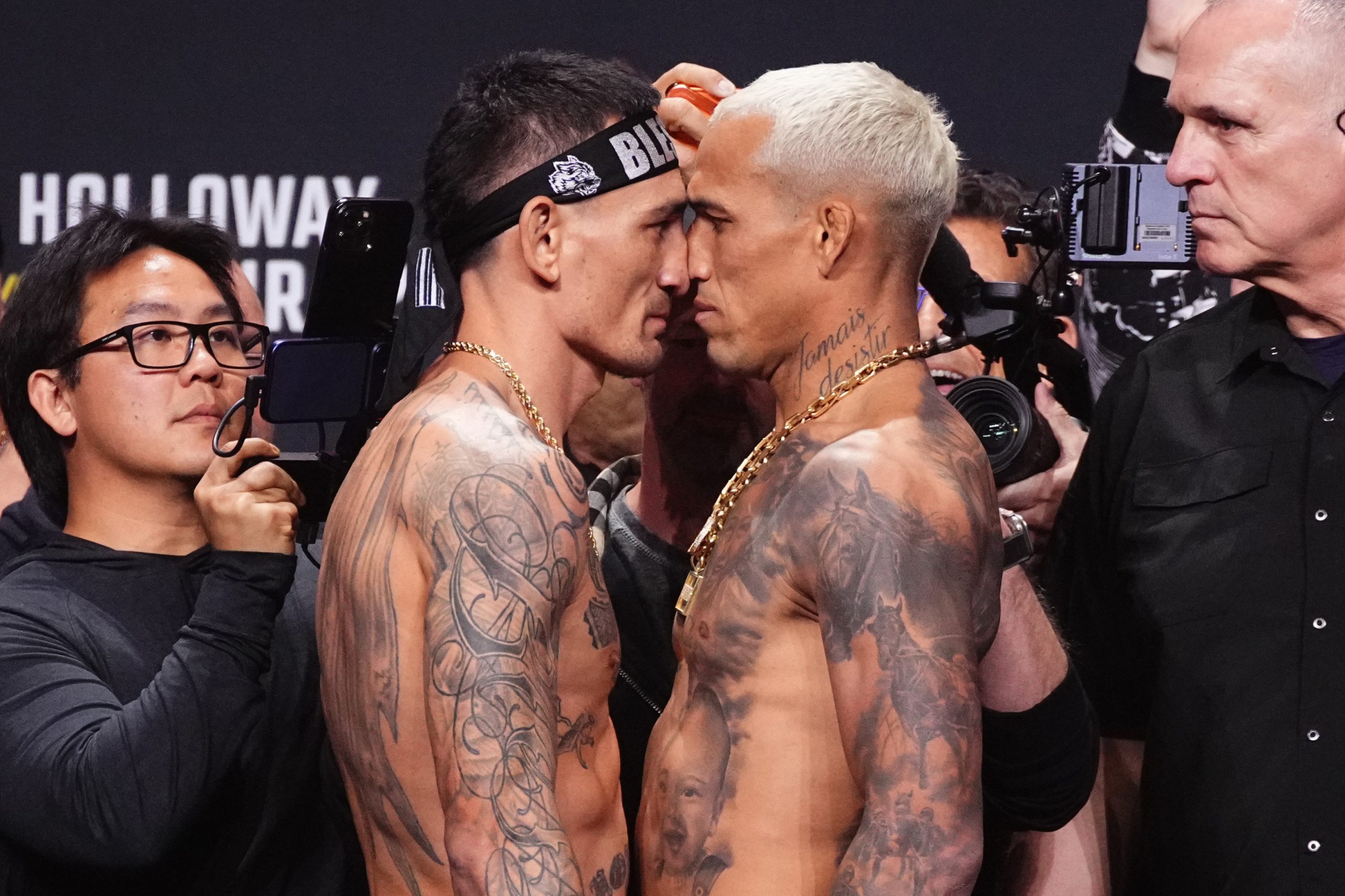 Las Vegas Prepares for Blockbuster UFC 326 as Holloway and Oliveira Face Off in BMF Title Rematch.