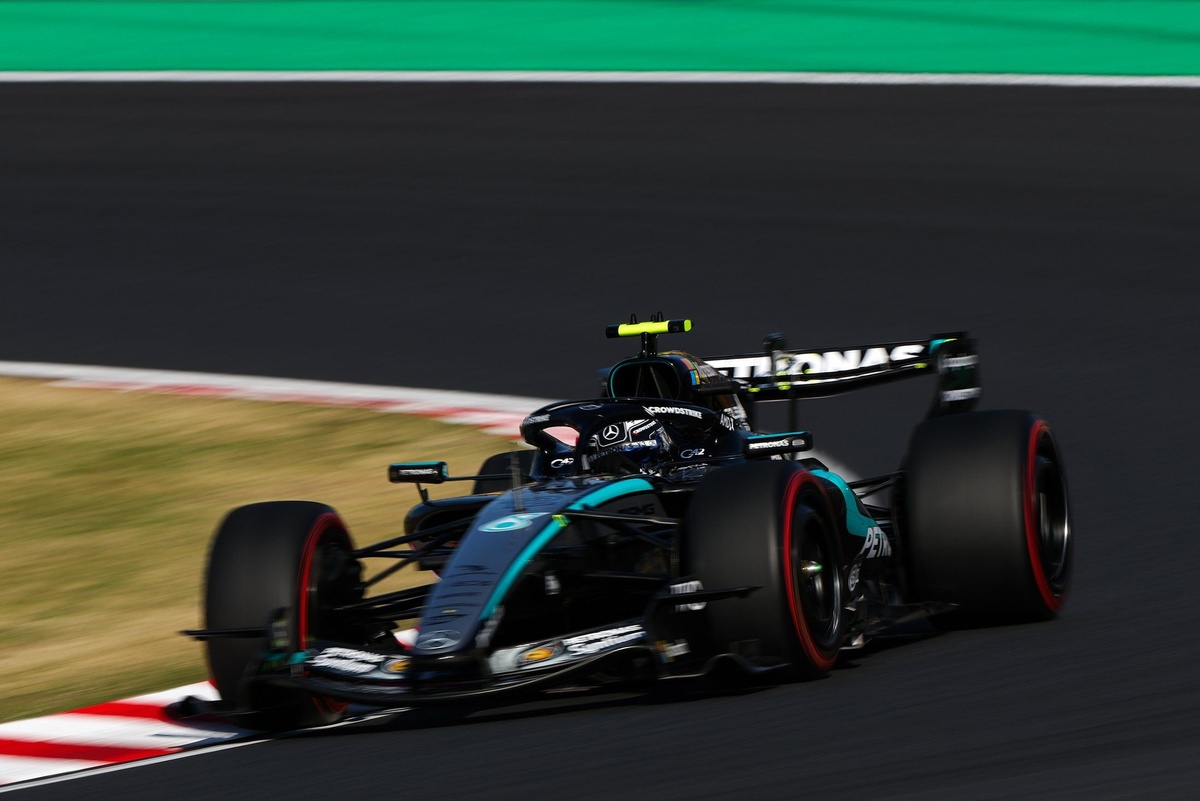 Mercedes Assert Dominance in Japanese GP FP3 as Antonelli Leads Russell in Command Performance