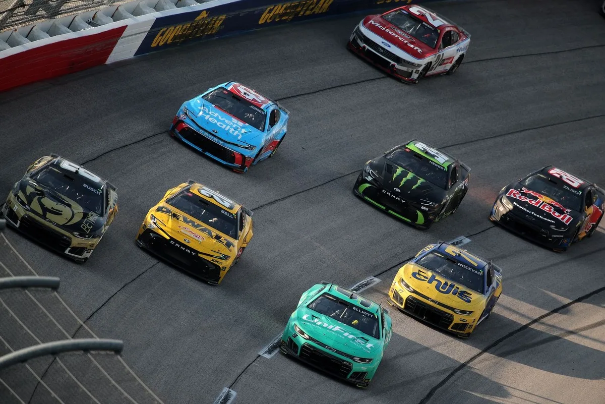 Reddick Dominates Darlington, Surging to Championship Lead as NASCAR’s 2026 Season Heats Up