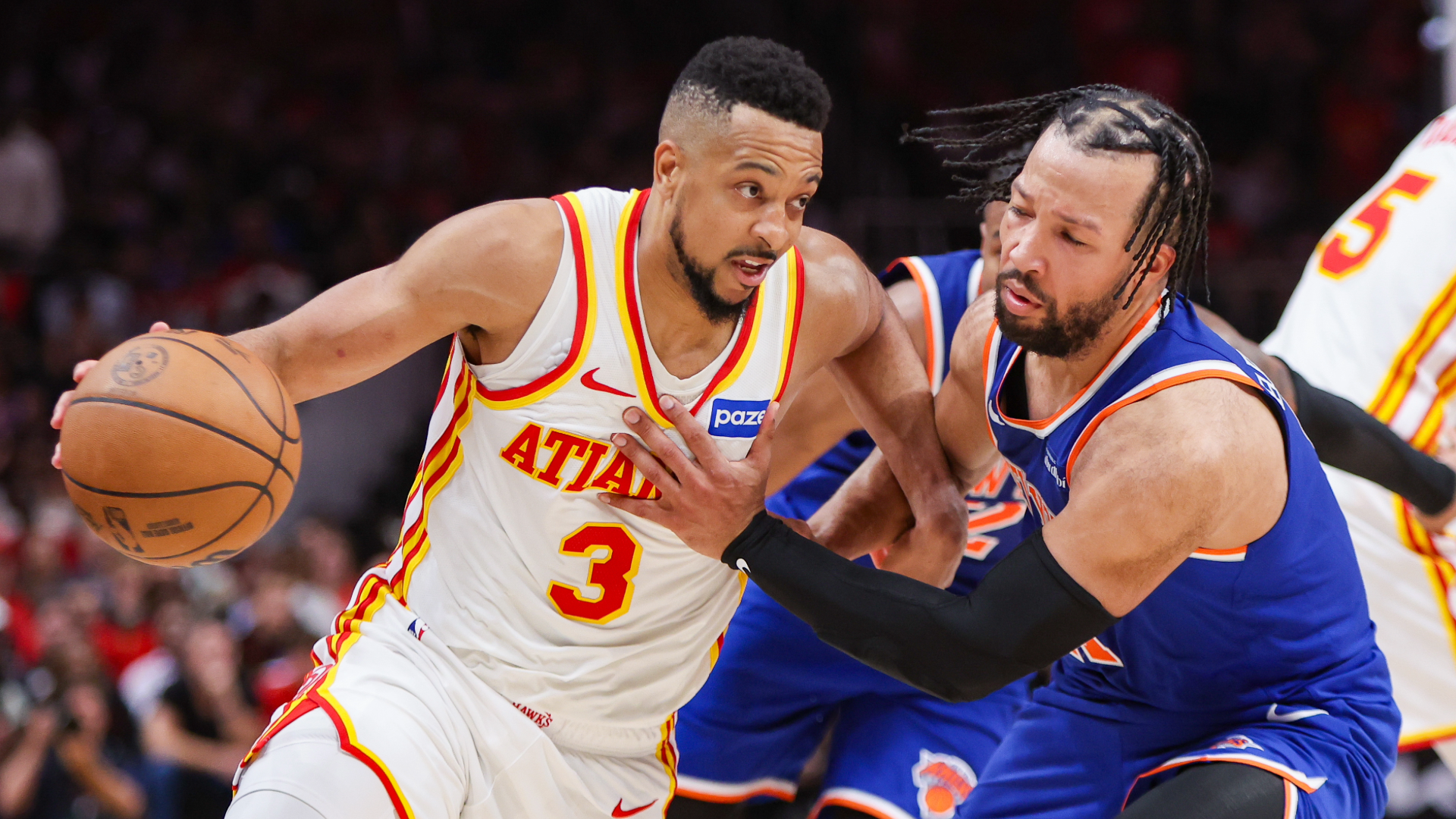 Atlanta Hawks Take 2-1 Lead Over New York Knicks After Nail-Biting Game 3 Victory, Intensifying Playoff Scrutiny.