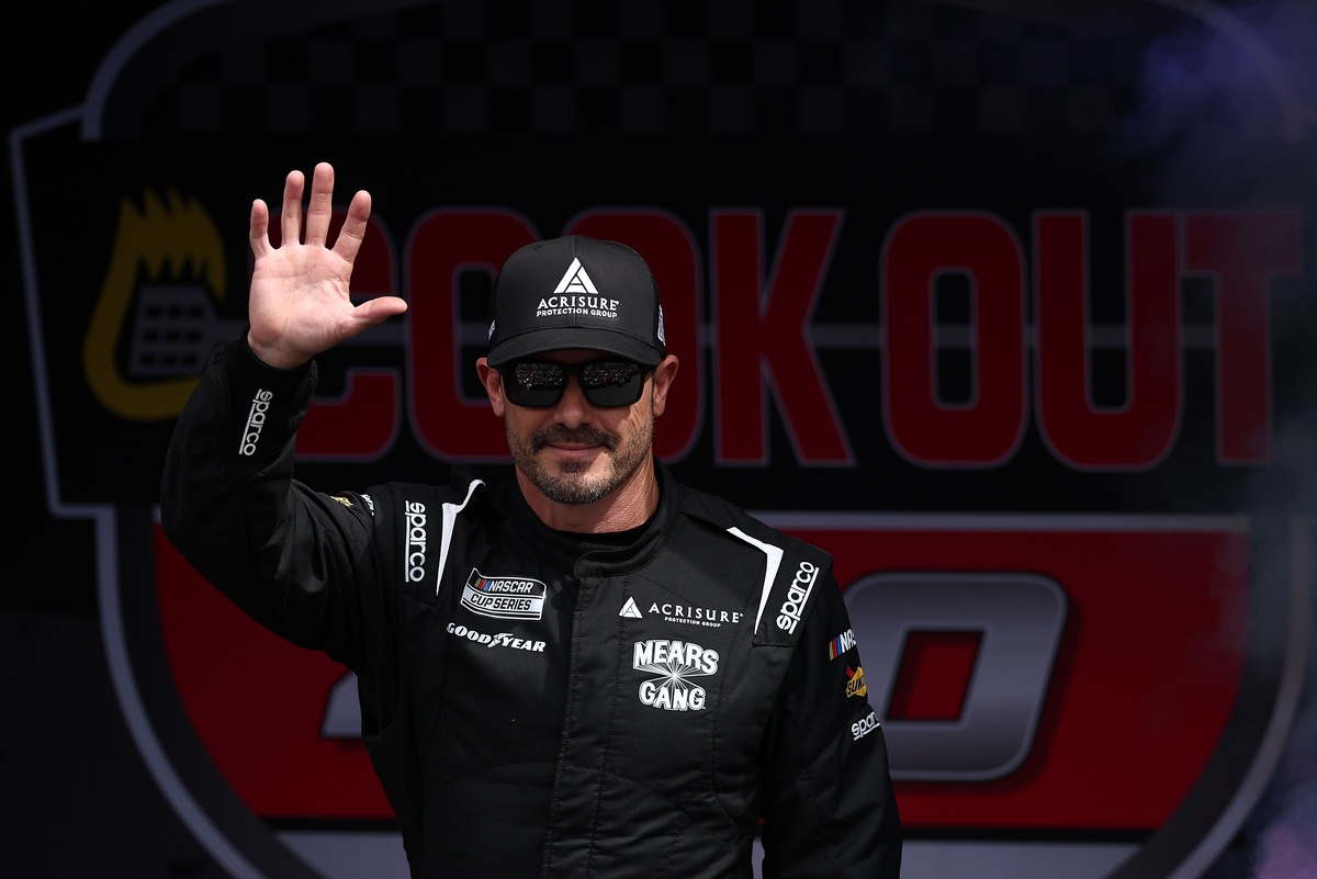 Casey Mears Poised for Milestone 500th NASCAR Cup Start with Beard Motorsports Partnership