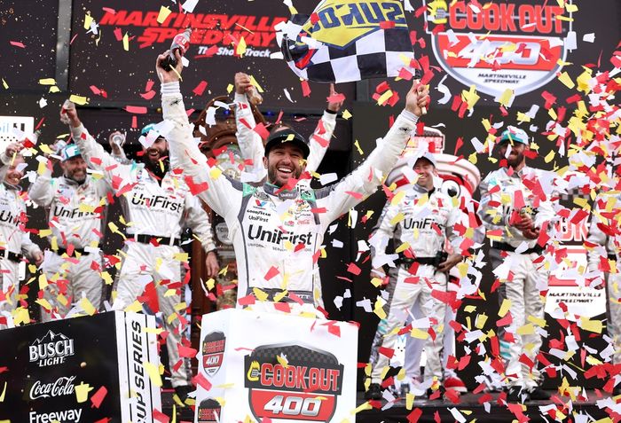 Hamlin Criticizes NASCAR’s Stage Break Caution Timing at Martinsville