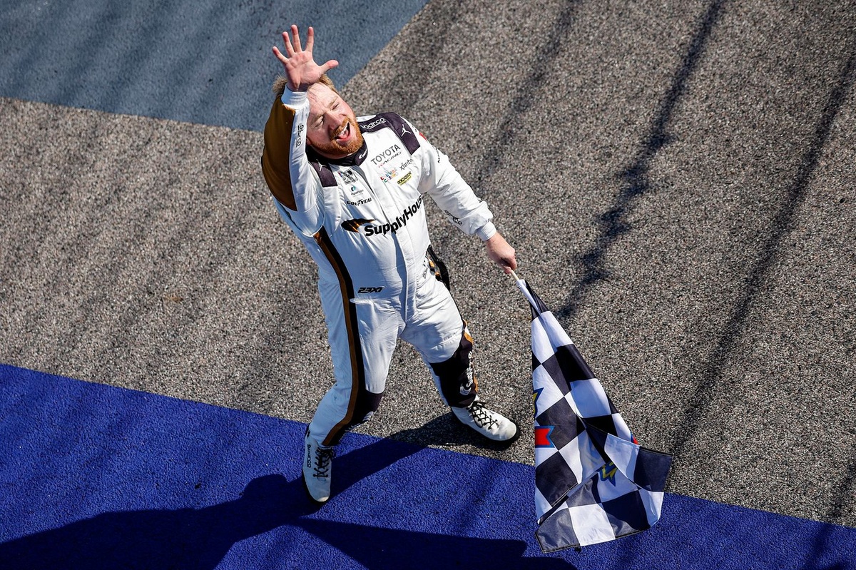 Kansas Speedway Delivers Unforeseen Drama as Reddick Secures Victory in Thrilling Overtime Finish