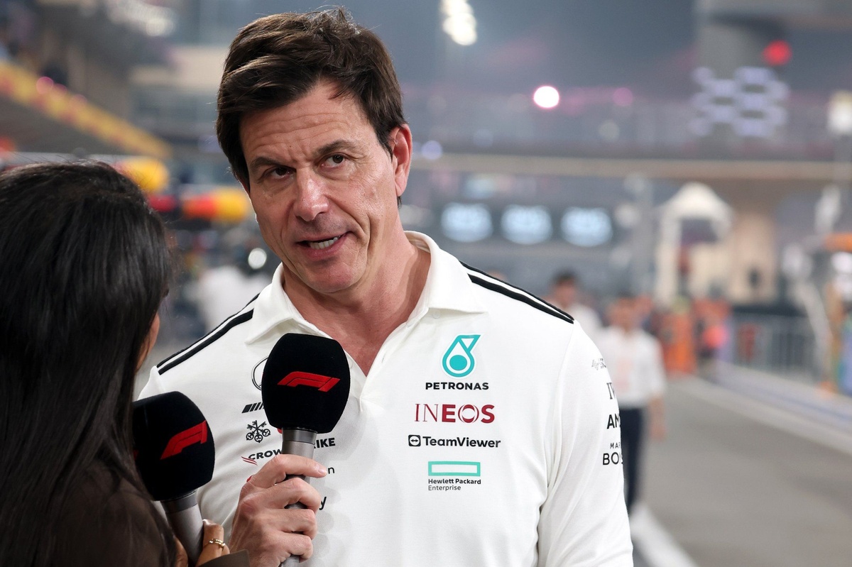 Mercedes Team Principal Toto Wolff Discloses Unprecedented 2016 Plan to Terminate Contracts of Rival Drivers Lewis Hamilton and Nico Rosberg.