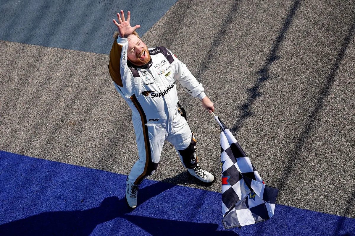 Reddick’s Overtime Masterclass and Hamlin’s Heartbreak Dominate Surprising Kansas Speedway Showdown
