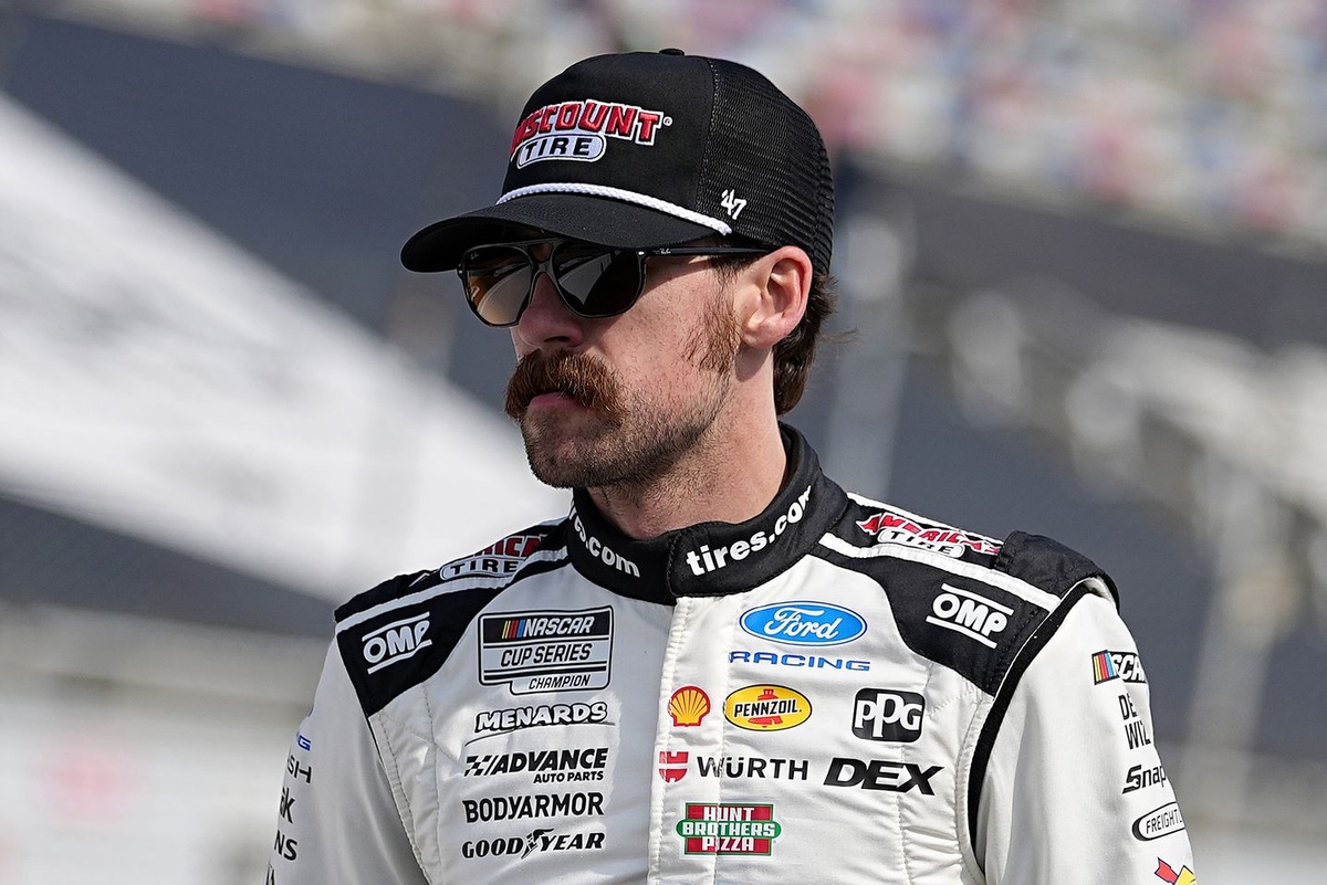 Ryan Blaney clinches Bristol pole position, outdueling Tyler Reddick in dramatic qualifying