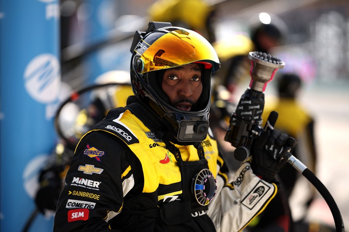 The Precision Dance: Unpacking the High-Stakes Drama of NASCAR Pit Stops