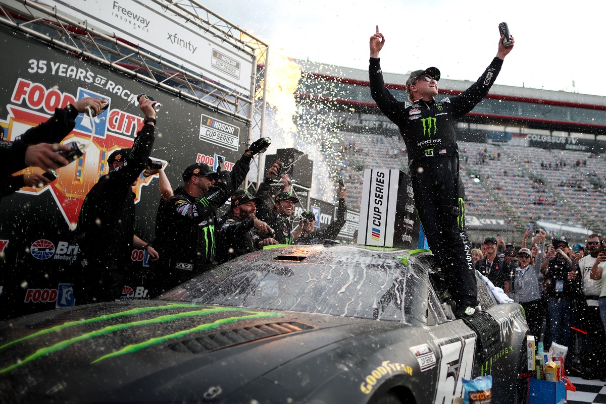 Ty Gibbs Captures Maiden NASCAR Cup Victory in Thrilling Bristol Photo Finish