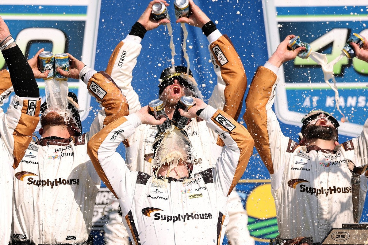 Tyler Reddick Channels "The Intimidator" with Dominant Kansas Victory, Joins Elite Company