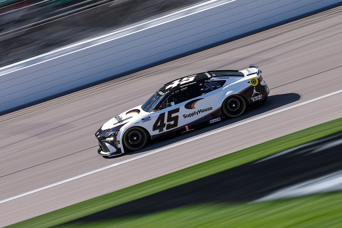 Tyler Reddick Claims Kansas Pole in Thrilling Toyota 1-2-3 Finish