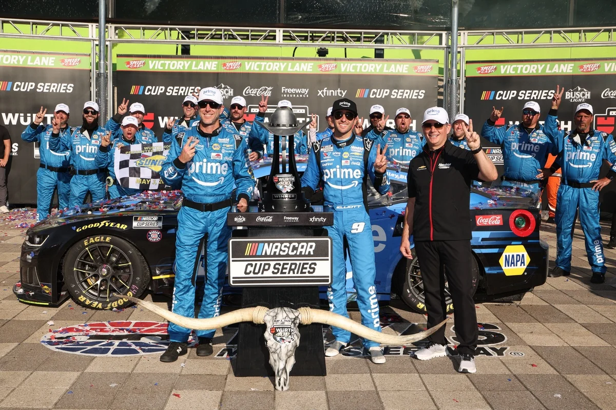 Chase Elliott’s Unprecedented Early-Season Success Signals Championship Contention, With More Gains Expected