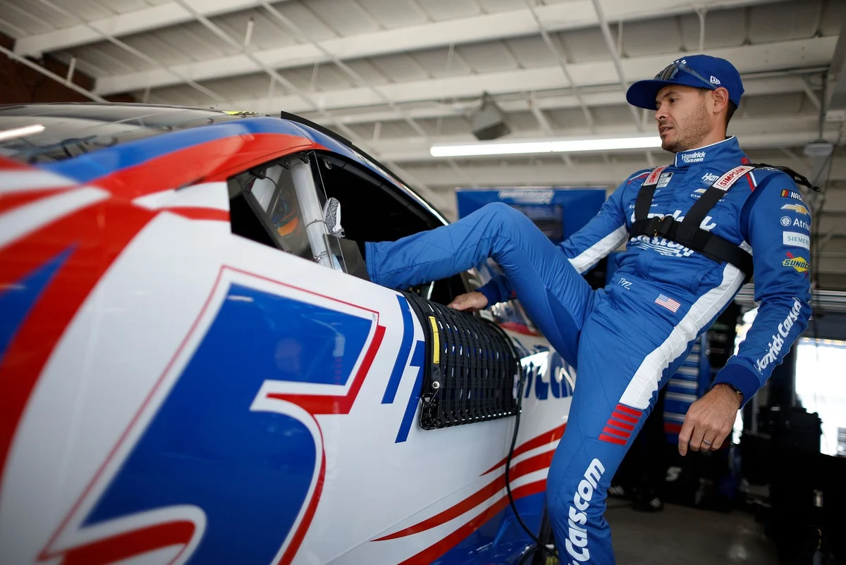 Larson Sets Blistering Pace in Inaugural Dover All-Star Race Practice