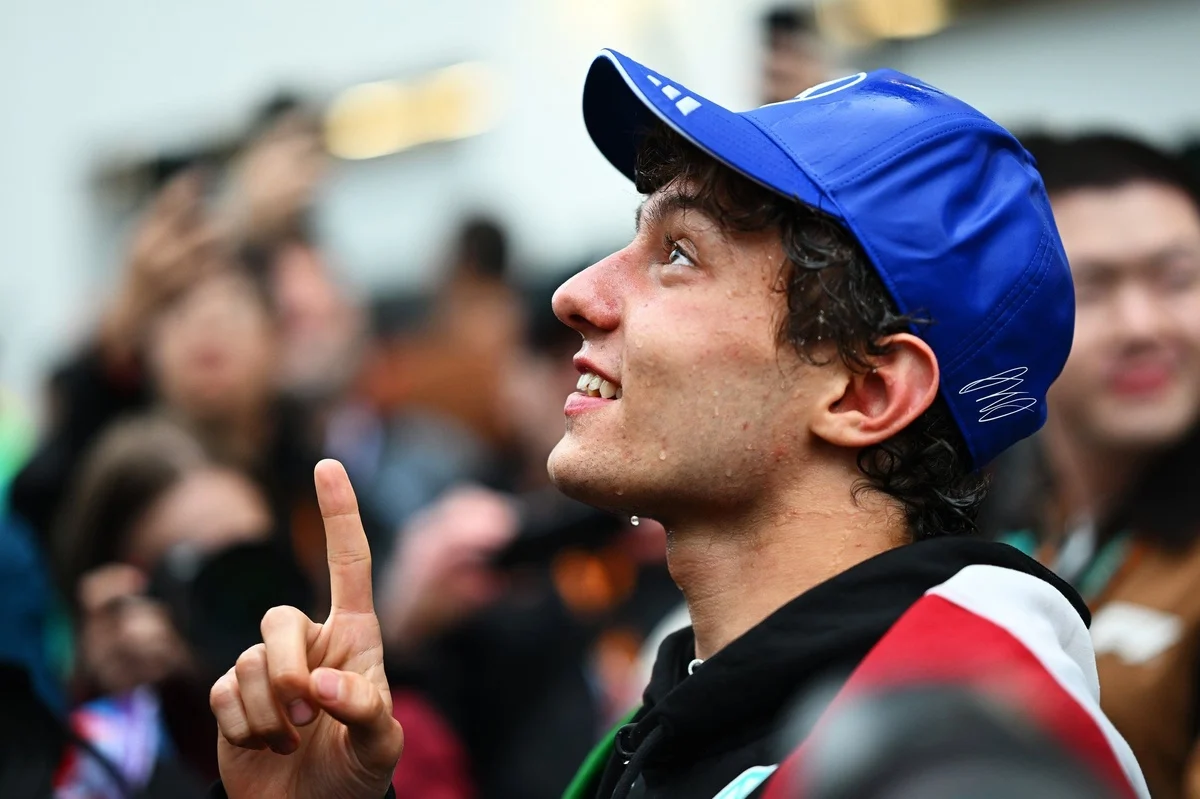 Reigning F1 Sensation Kimi Antonelli Pledges Allegiance to Mercedes, Dismissing Ferrari Links at Bandini Ceremony.