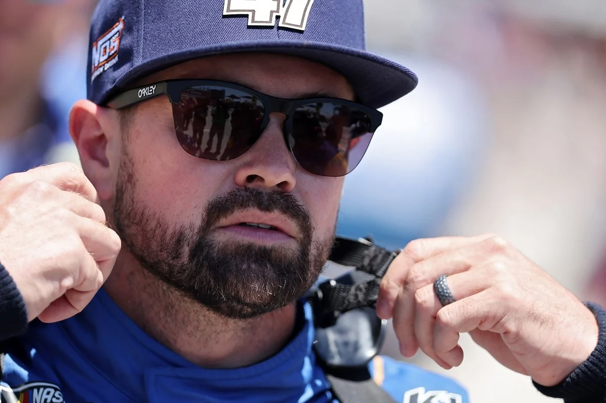 Ricky Stenhouse Jr. Secures Future with Hyak Motorsports Through Multi-Year Contract Extension