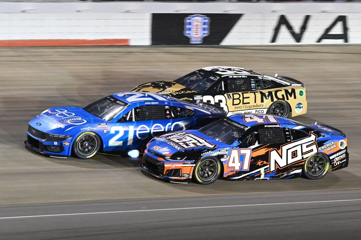 Stenhouse Jr.’s Top-Five Run in Kyle Busch Tribute Car a Resounding Success for Underfunded Hyak Motorsports at Nashville