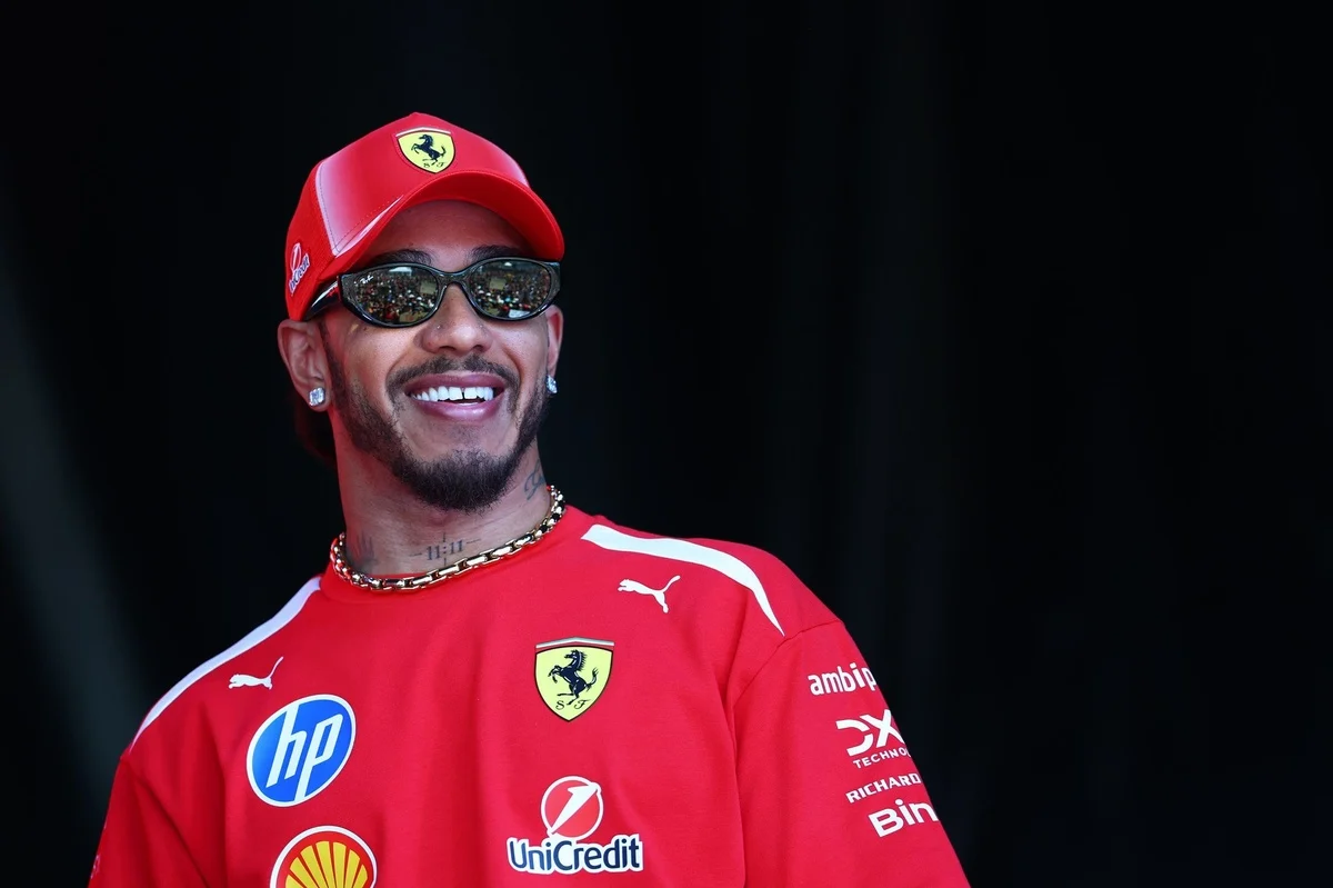 Villeneuve Advocates for Hamilton-Centric Strategy in Ferrari’s 2026 F1 Title Pursuit