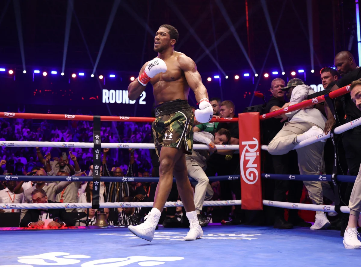 Anthony Joshua survives 2 knockdowns, comes back to flatten Kristian Prenga in second round