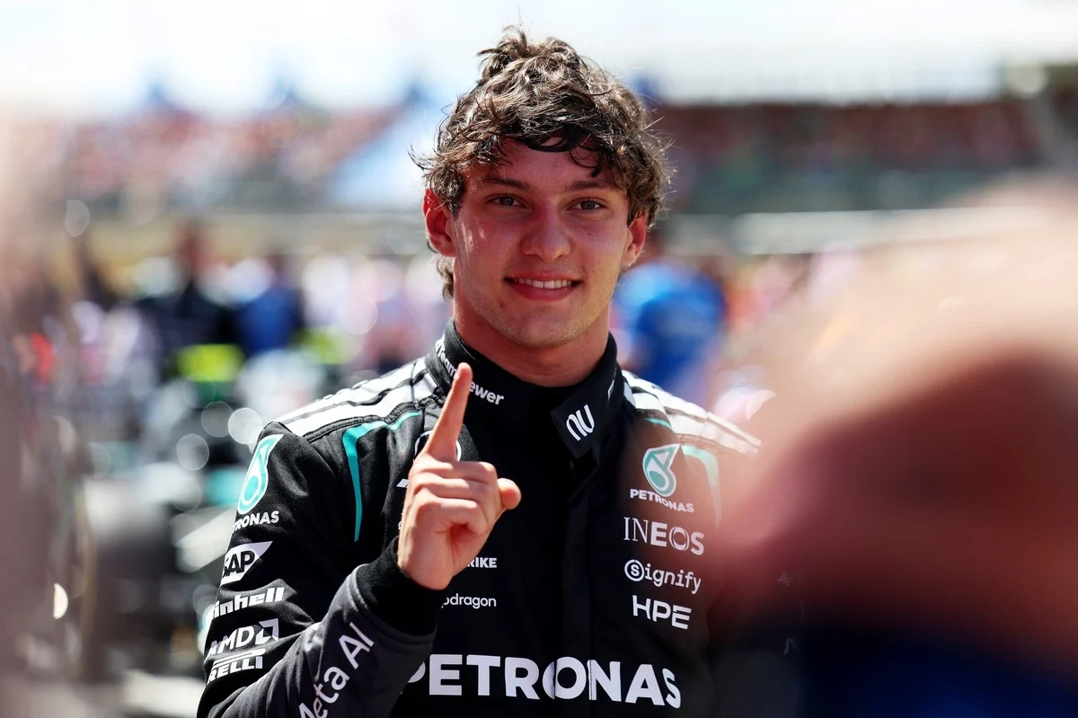 Antonelli Dominates Silverstone Sprint, Brundle Crowns Mercedes Prodigy as Championship Frontrunner