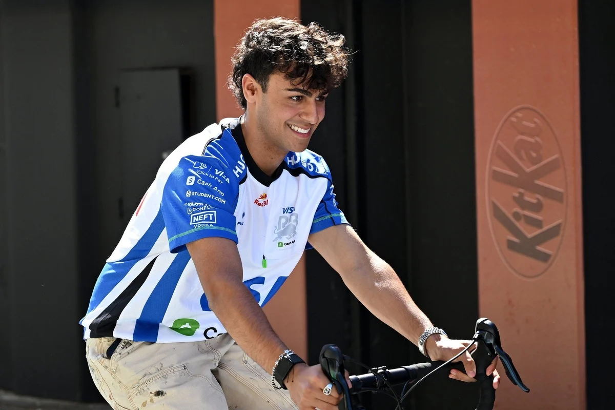 Arvid Lindblad Navigates Home Grand Prix Debut Amidst Strong Rookie Season Performance
