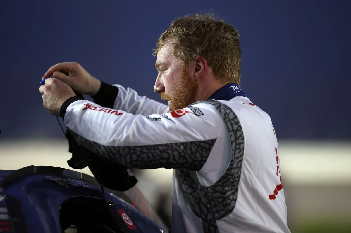 Chicagoland Shake-up: Briscoe Victorious as Championship Picture Intensifies