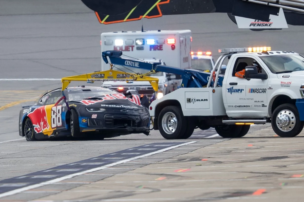 Chicagoland Speedway Witnesses Thrilling NASCAR Cup Action as Briscoe Claims Victory Amidst Shifting Fortunes