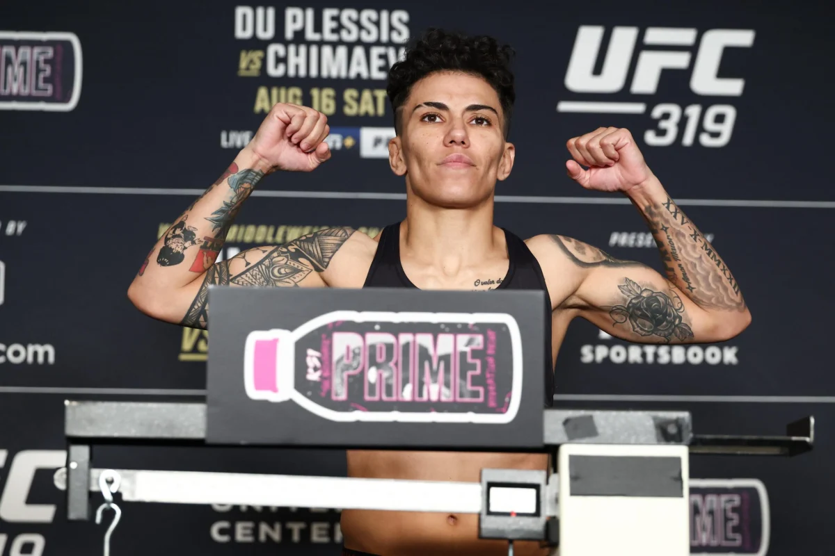 Former UFC Champion Jessica Andrade Embraces Delivery and Manual Labor During Injury Layoff, Declaring Resilience Amidst Financial Pressures.