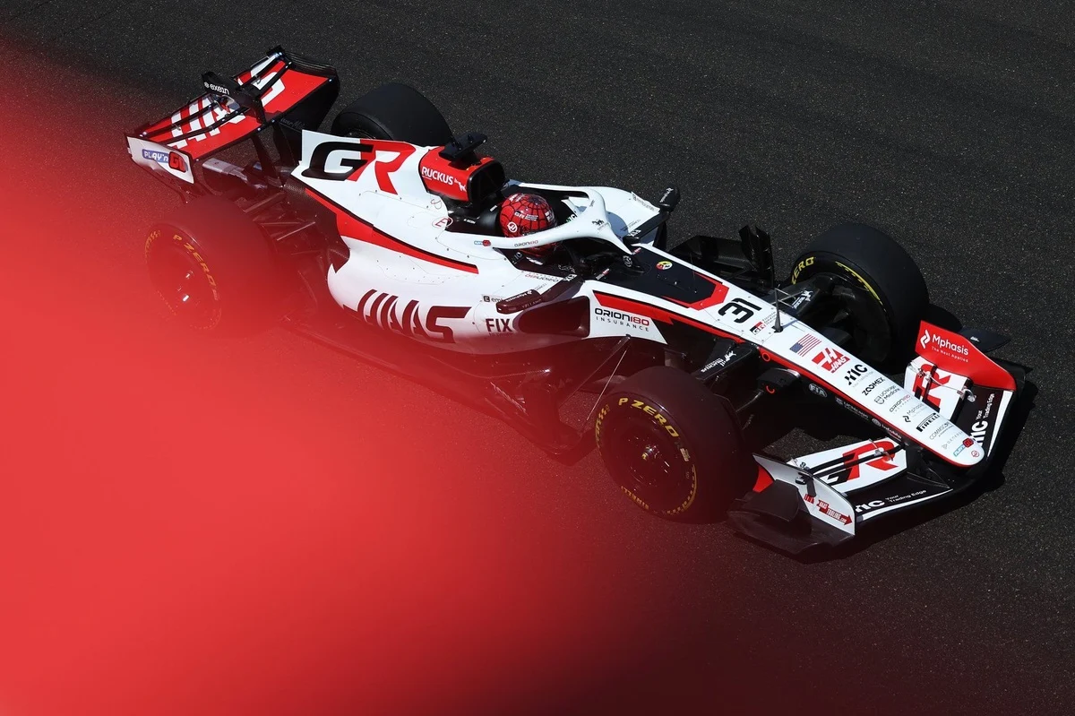 Haas F1 Principal Komatsu Grapples with VF-26’s Unpredictability, Clouding Esteban Ocon’s Driver Evaluation Amidst 2027 Lineup Deliberations