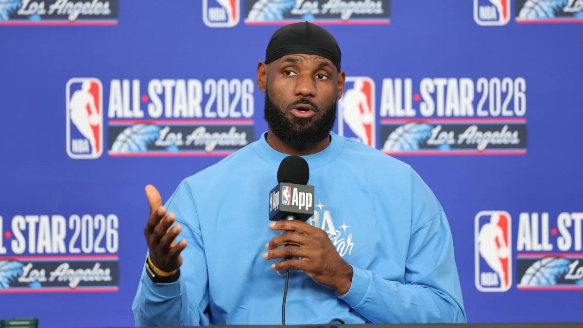 LeBron James’ Free Agency Decision Imminent: Superstar to Host Live Podcast Amidst Intense Speculation