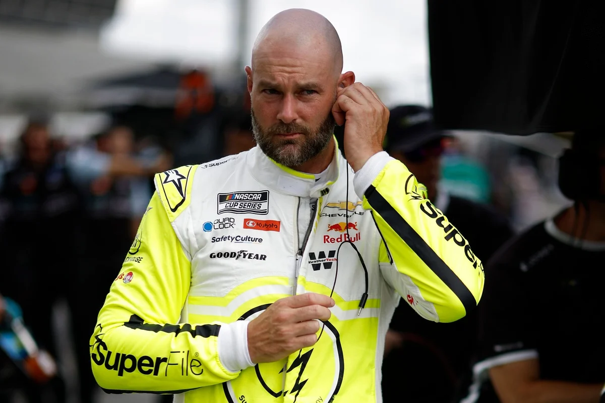 NASCAR Officials Convene with Hill and Van Gisbergen to Address Escalating On-Track Animosity