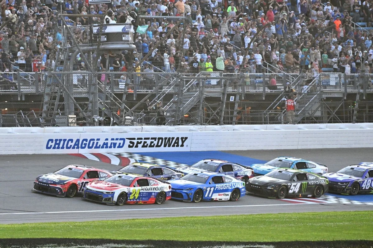 NASCAR’s Playoff Picture Intensifies: Favorites Emerge as Chase Battle Heats Up