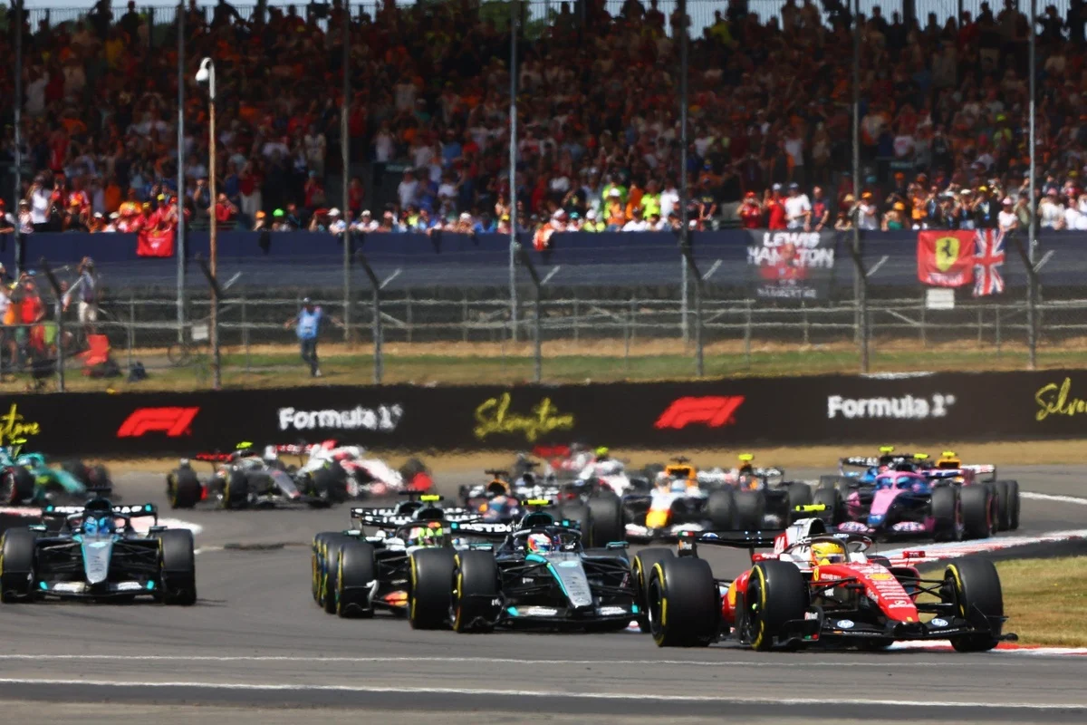 Silverstone Set for Thrilling British GP Showdown as Antonelli Leads Grid from Pole