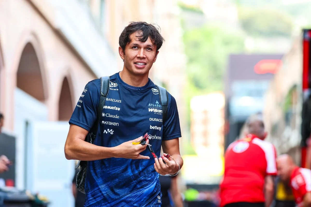 Albon Recounts Unexpected Aquatic Encounter with Verstappen During F1 Summer Break